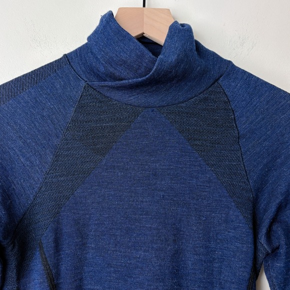 Athleta Remarkawool Turtleneck Wool Baselayer Womens M Blue Gorpcore Compression - Picture 3 of 6